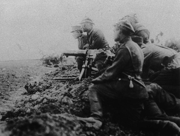 Polscy żołnierze w czasie bitwy / 	Archiwum  /PAP