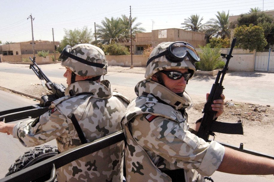 Polscy żołnierze w Iraku (zdjęcie archiwalne) /Jerzy Undro /PAP