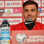 Polska – Anglia w eliminacjach MŚ 2022. Jakub Moder: „Jesteśmy w stanie coś strzelić”