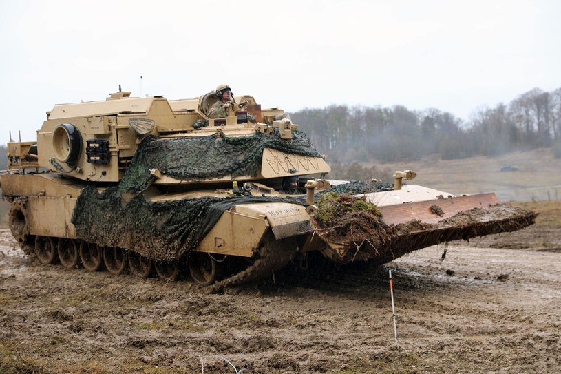 Polska armia chce pozyskać wozy rozminowywania M1150 i pojazdy wsparcia technicznego M88A2 Hercules /Staff Sgt. Gregory Stevens /Wikimedia