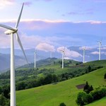 Polska będzie stawiać na odnawialne źródła energii. PGE już inwestuje w fotowoltaikę i farmy wiatrowe na Bałtyku