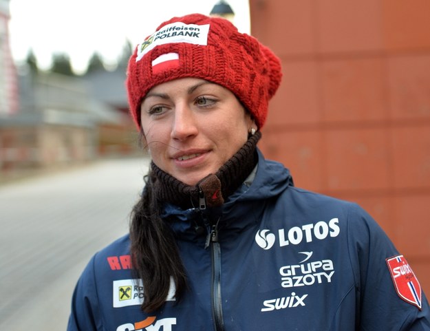 Polska biegaczka narciarska Justyna Kowalczyk tuż po ogłoszeniu decyzji o wycofaniu się z udziału w cyklu zawodów Tur de Ski /Grzegorz Momot /PAP/EPA