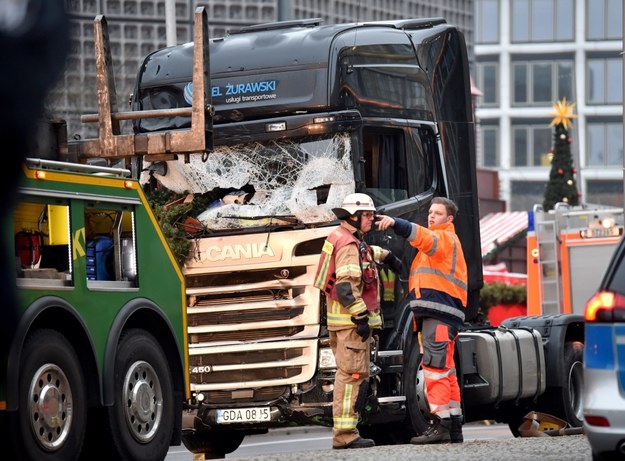 Polska ciężarówka użyta podczas ataku /Britta Pedersen  /PAP/EPA