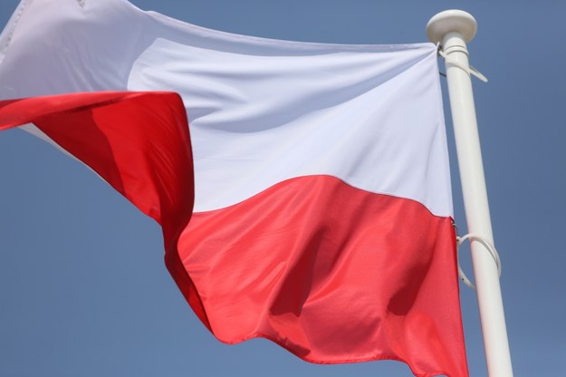 Polska flaga /PAP/Leszek Szymański /PAP