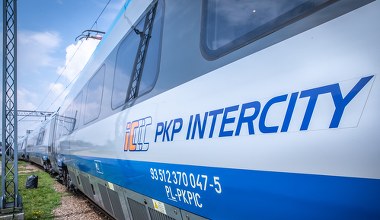 Polska kolej stawia na satelity. PKP Intercity testuje internet w wagonach