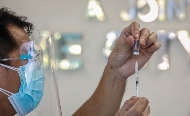 Polska kupi chińskie szczepionki przeciw Covid-19? To nie takie proste