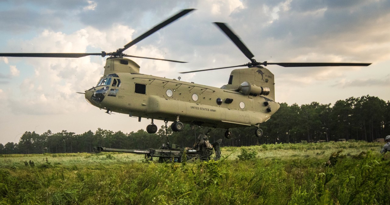 Polska może otrzymać potężne śmigłowce Ch-47 Chinook /U.S. Department of Defense /Wikimedia