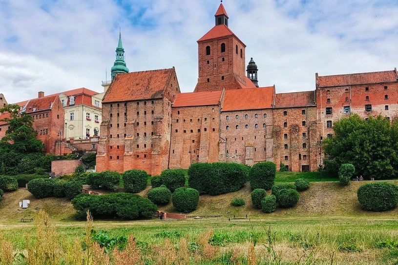 Polska na własne oczy: Obowiązkowy przystanek w drodze nad morze. Miasto z ułańską fantazją