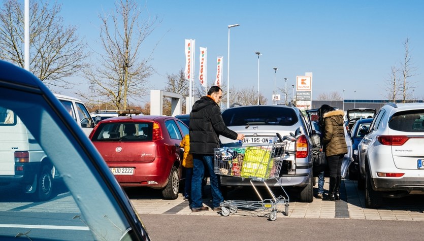 Polska nie jest już atrakcyjna cenowo? Czesi jeżdżą na zakupy do innego sąsiada