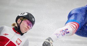 Polska olimpijka zniesiona na noszach. Sellier uderzona łyżwą