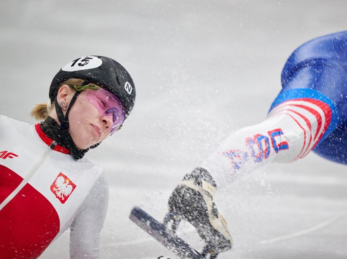 Polska olimpijka zniesiona na noszach. Sellier uderzona łyżwą