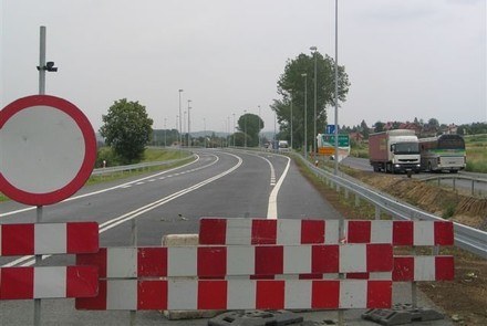 Polska oszczędza na drogach /RMF/INTERIA