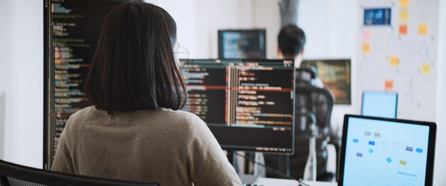 Polska pod cyberatakiem: Kulisy obrony wojskowej przed hakerami i rola Cyber Legionu /Shutterstock