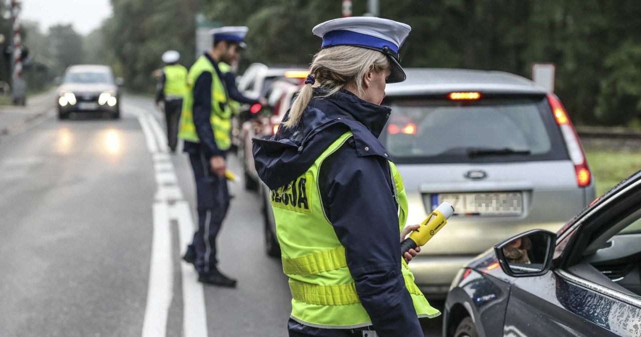 Polska przoduje w liczbie kontroli trzeźwości w UE. Jest też drugim w statystyce krajem UE, gdzie za kierownicą siada najmniejsza liczba nietrzeźwych kierowców w przeliczeniu na milion obywateli /PIOTR JEDZURA/REPORTER /East News