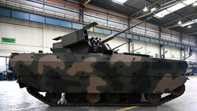 Polska się zbroi. Pierwsze wozy Borsuk trafiły do polskiej armii