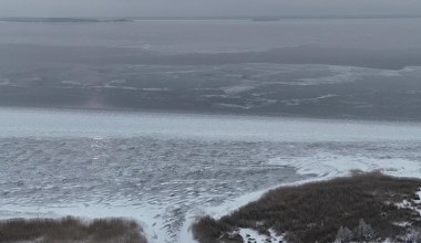 Polska skuta lodem. Zamarznięte największe polskie jeziora i wodospady w Tatrach