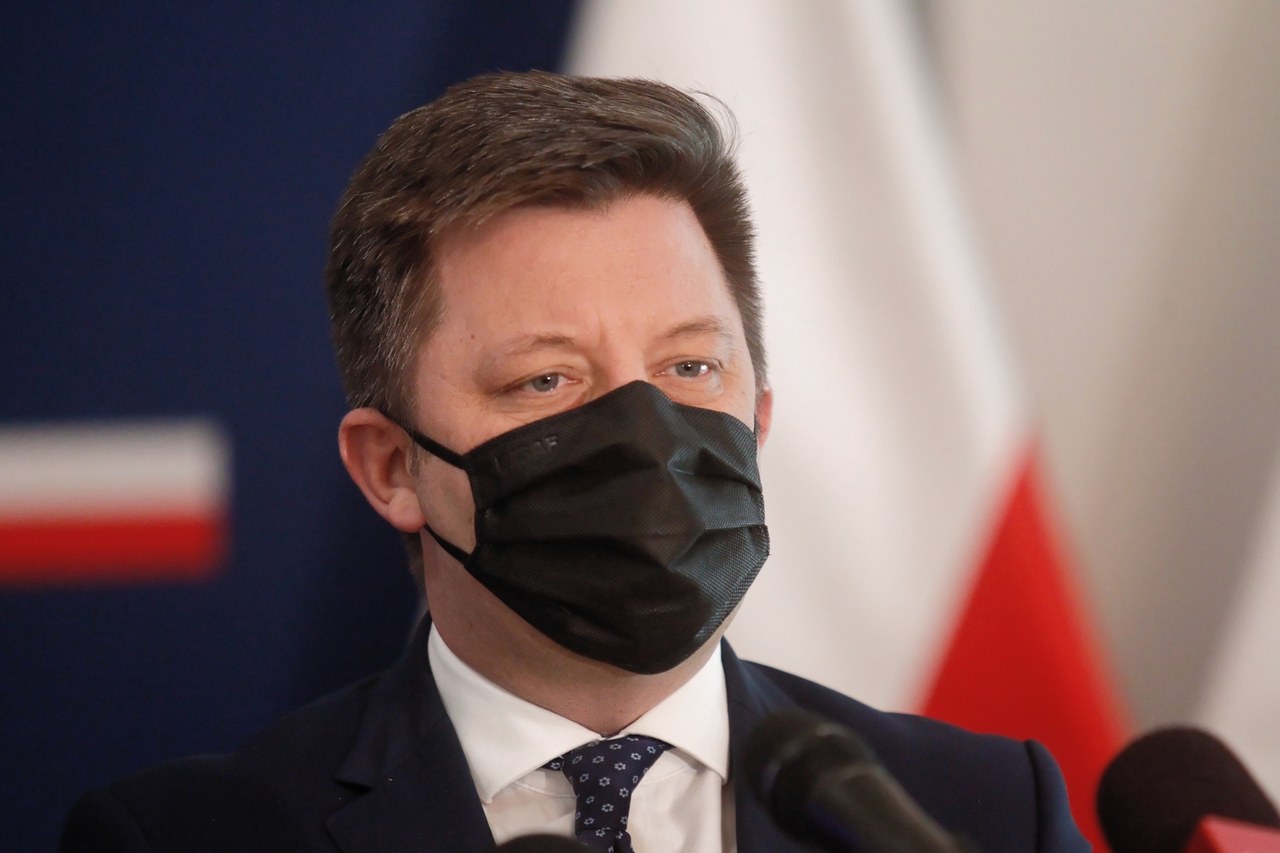Polska wstrzyma szczepienia AstrąZeneką? Dworczyk komentuje