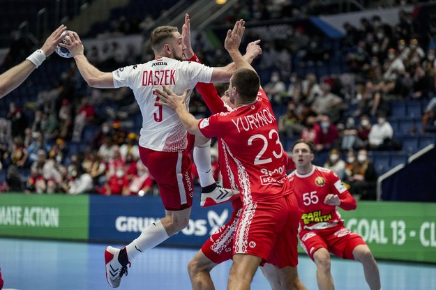 Polska wywalczyła awans do drugiej rundy mistrzostw Europy piłkarzy ręcznych po wygranej z Białorusią 29:20 /Martin Divisek /PAP/EPA