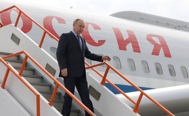 Polska zatrzyma samolot Putina? Ostre słowa Sikorskiego i reakcja Kremla