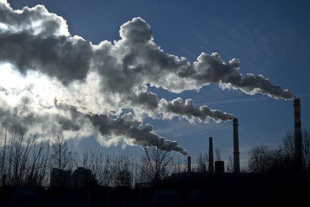 Polskę czeka głęboka redukcja emisji CO2 /AFP