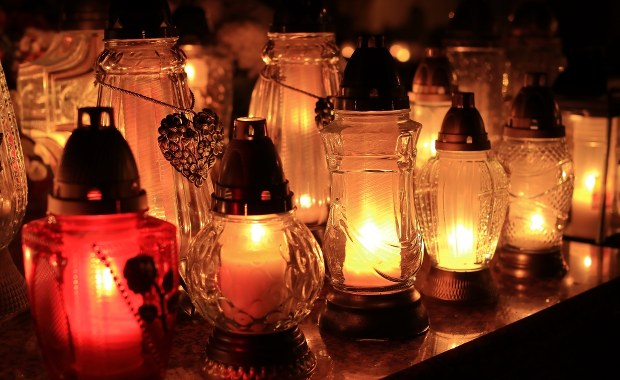 Polski ambasador w Moskwie: Odradzamy odwiedziny grobów bliskich w Rosji