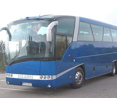 Polski autobus na "pudle"