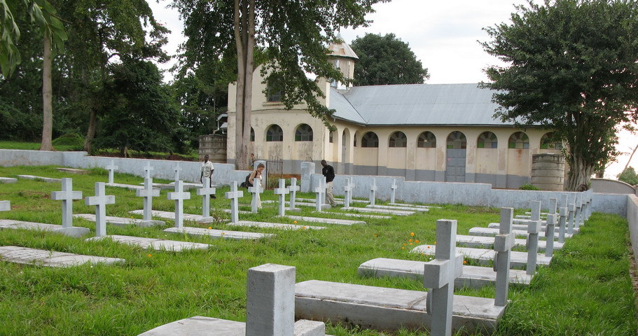 Polski cmentarz w Masindi, 2009 r. /Centrum Dokumentacji Zsyłek, Wypędzeń i Przesiedleń Uniwersytetu Pedagogicznego /