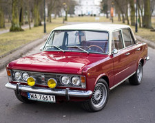 Polski Fiat 125p 2.0 DOHC na licytacji w Warszawie