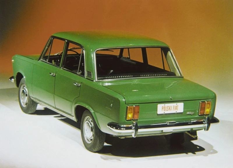 Polski Fiat 125p był hybrydą nowoczesnej karoserii Fiata 125 z archaicznymi rozwiązaniami modeli Fiat 1300/1500 /Informacja prasowa