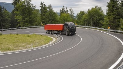 Polski kierowca pobity przez imigrantów w Belgii. "Inni kierowcy bali się wysiąść z samochodów" 