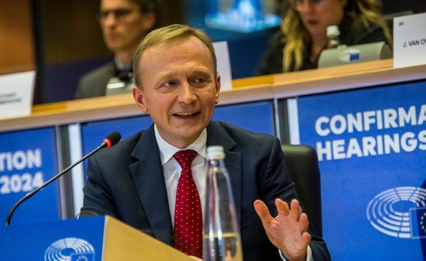 Polski komisarz przedstawił plan budżetu UE. Miliardy euro na obronność