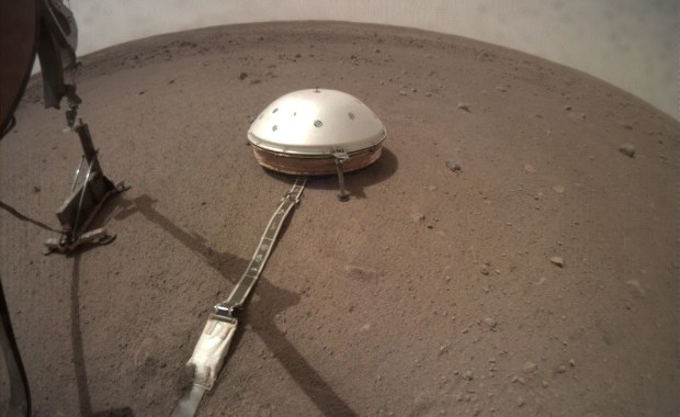 Polski Kret stanął na powierzchni Marsa. Za 10 dni zacznie kopać!