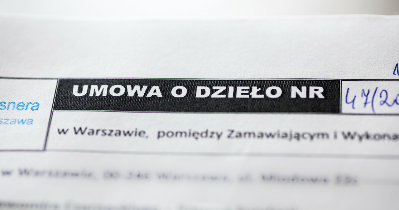 Polski Ład. Umowy o dzieło będą podatkowym eldorado? /Arkadiusz Ziółek /East News