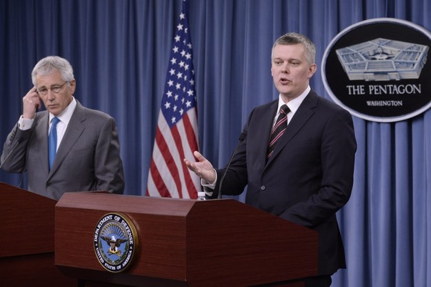 Polski minister obrony Tomasz Siemoniak (po prawej) i szef Pentagonu Chuck Hagel podczas konferencji prasowej /MICHAEL REYNOLDS    /PAP/EPA