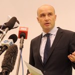 Polski minister środowiska przegrał z komunistą