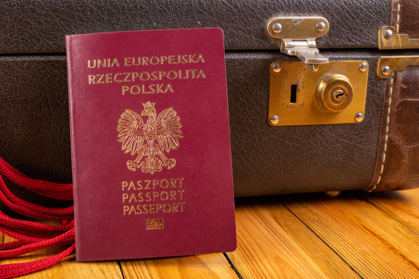 Polski paszport zajął szóste miejsce w tym prestiżowym rankingu Henley Passport Index. Wyprzedził paszporty m.in. USA czy Kanady /123RF/PICSEL