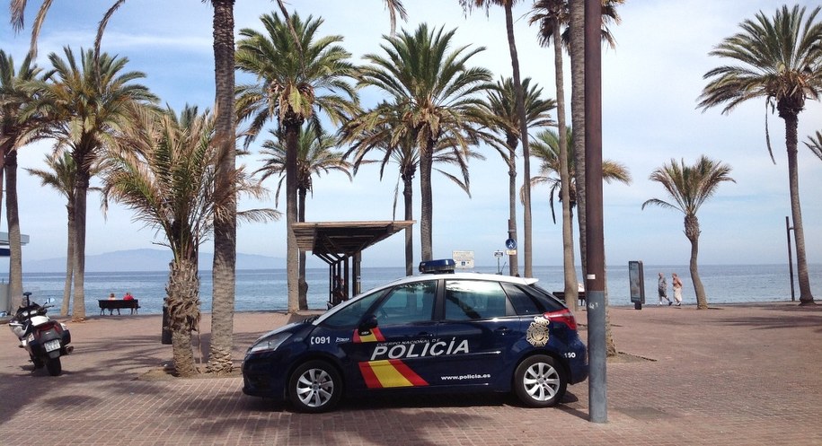 Polski przestępca zatrzymany na Teneryfie. Był poszukiwany europejskim nakazem aresztowania /Shutterstock