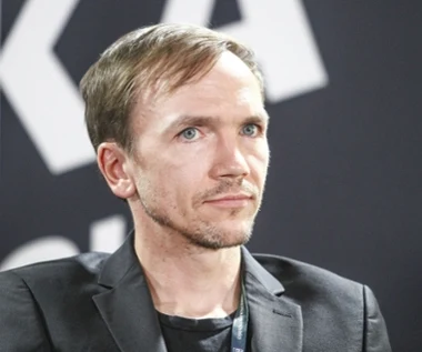 Polski reżyser znów zaskoczy. Współpracuje z gwiazdą serialu "Dojrzewanie"