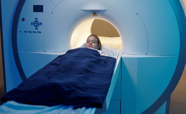 Polski szpital testował nowinkę dla dzieci badanych rezonansem. Rewelacyjne wyniki