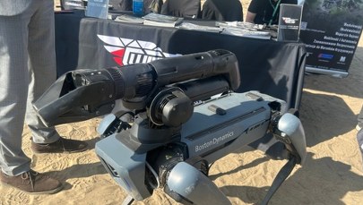 Polskie drony zaprezentowane w Warszawie. Te co kroczą i latają