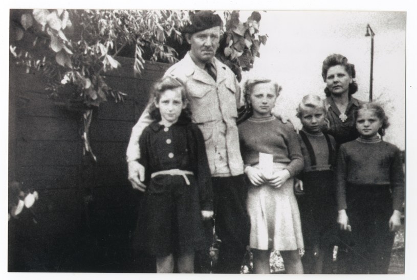 Polskie dziewczynki z Achern na zdjęciu z 1945 roku /