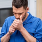 Polskie firmy tracą miliony na palaczach. Niektórzy "przepalają" nawet miesiąc