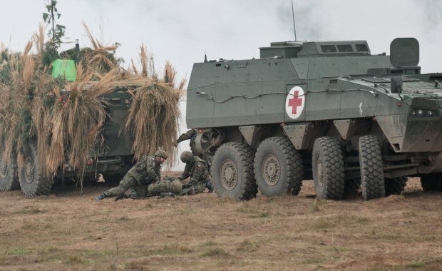 Polskie firmy w przetargach dla armii? "Trzeba dać im szansę" 