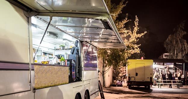 Polskie food trucki to rynek z potencjałem /&copy;123RF/PICSEL