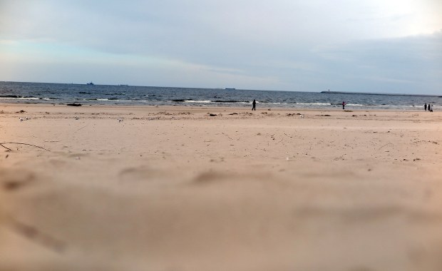 Polskie kąpieliska straciły prestiżowe Błękitne Flagi. Wcale nie z powodu pogorszenia warunków…