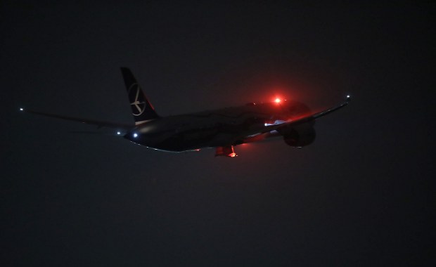 Polskie lotniska zamknięte dla samolotów z Wielkiej Brytanii. Powód: mutacja koronawirusa