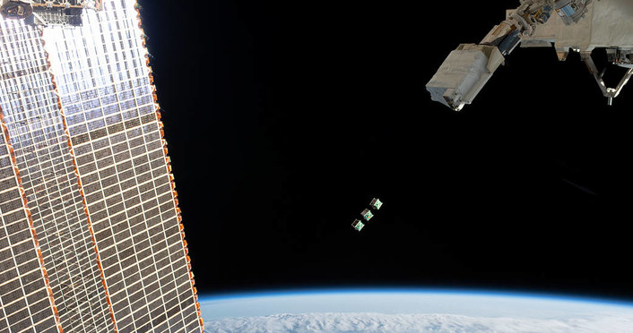 Polskie nanosatelity uwolnione z ISS /NASA