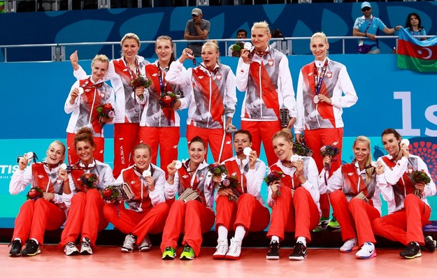 Polskie siatkarki ze srebrnymi medalami Igrzysk Europejskich w Baku /ZURAB KURTSIKIDZE /PAP/EPA