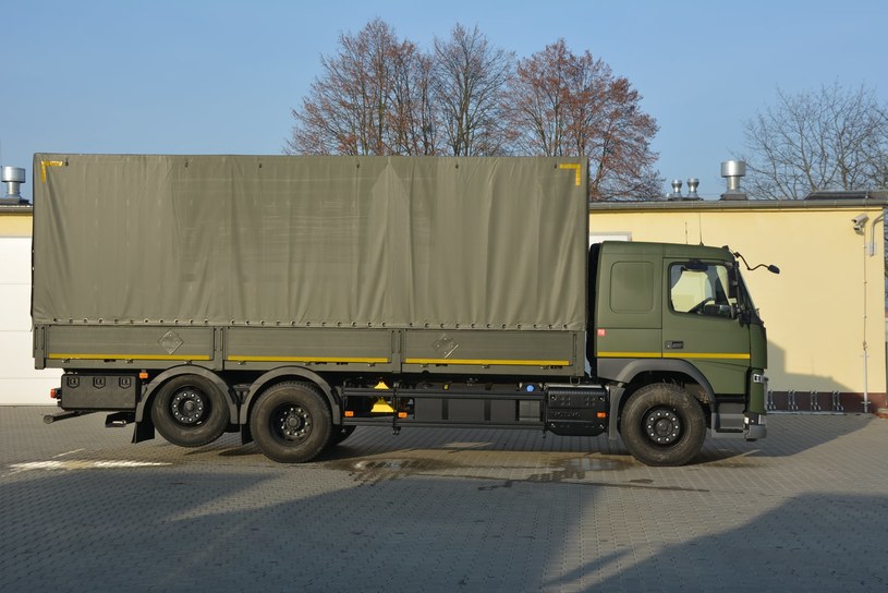 Polskie wojsko korzysta obecnie m.in z 30 ciężarówek Volvo FM - fot. Inspektorat Wsparcia Sił Zbrojnych RP/ facebook /