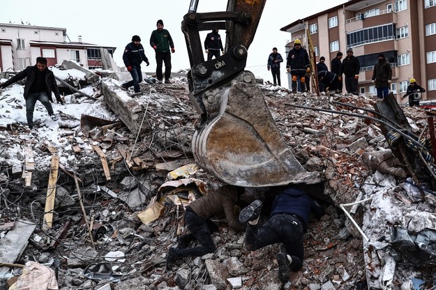 Południowo-wschodnią część Turcji i północną Syrię nawiedziło trzęsienie ziemi o magnitudzie 7,8 /PAP/EPA/SEDAT SUNA /PAP/EPA